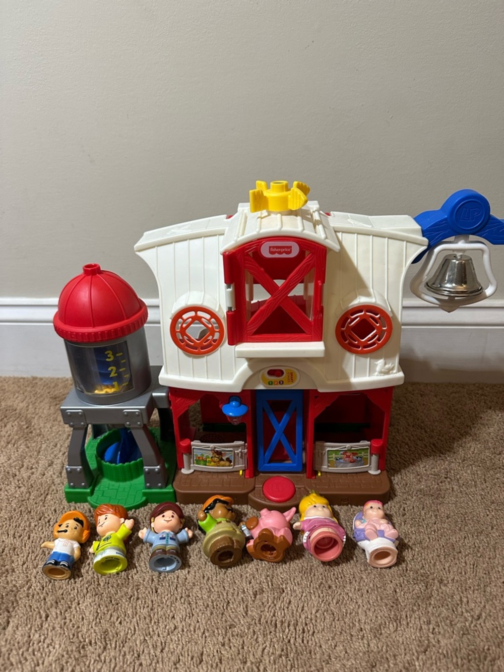 Fisher-Price 2019 Little People Caring Animals Farm Set Barn Working W/ Figures